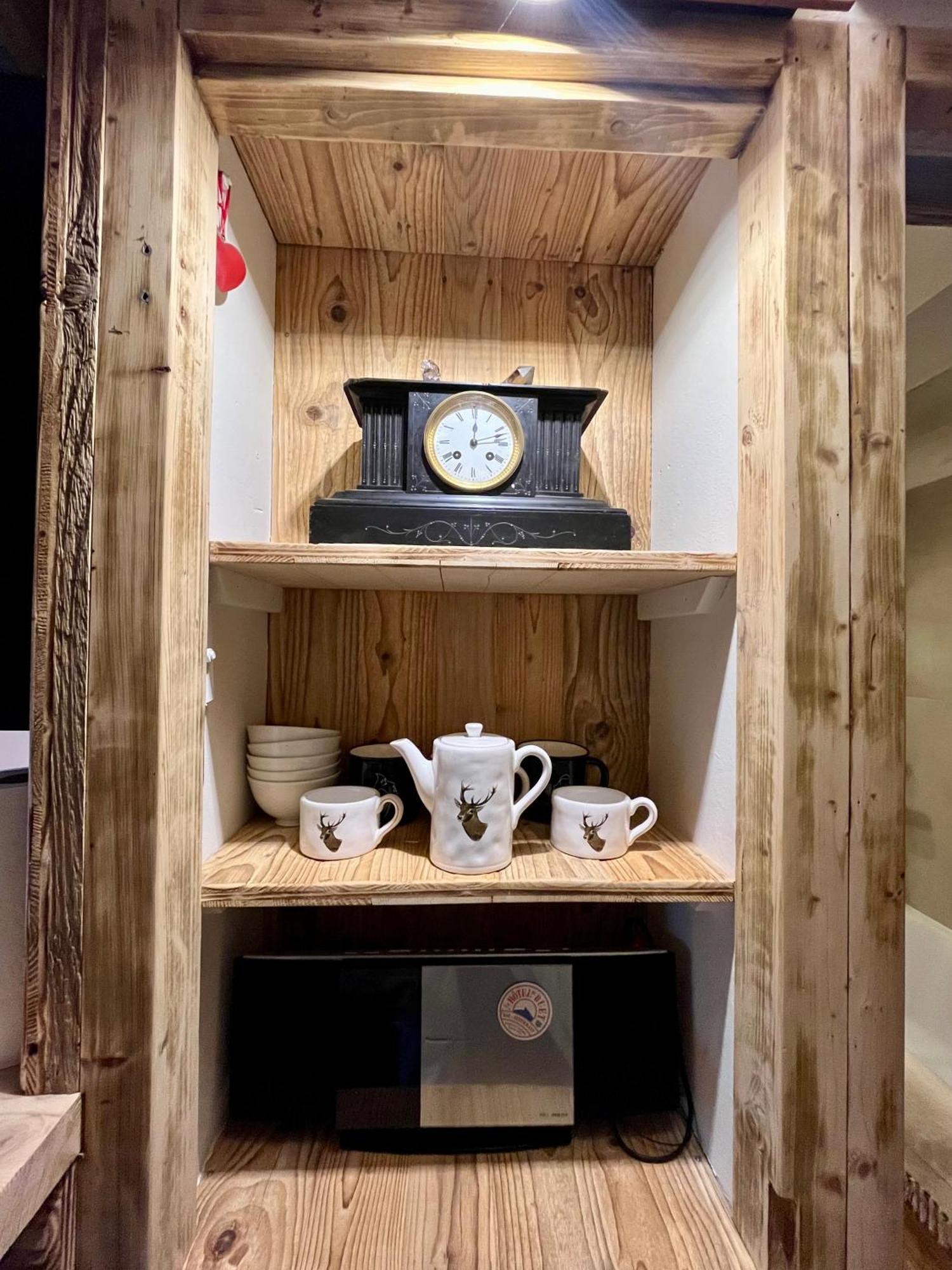 Appartement Ensoleille Aux Tines, Vue Massif Chamonix Exteriör bild